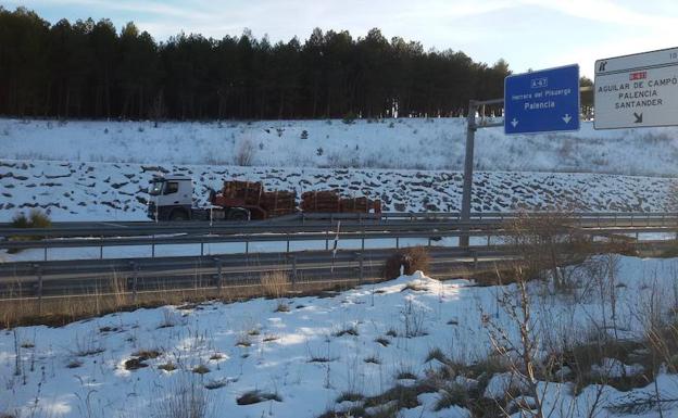El norte de Palencia mantiene la alerta por nieve y heladas