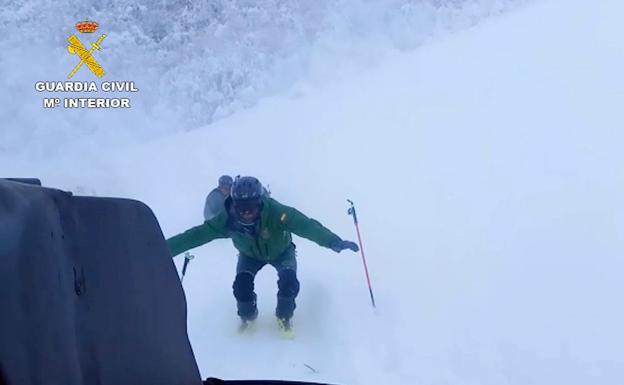 Rescatan a un ganadero atrapado por la nieve en un refugio durante ocho días