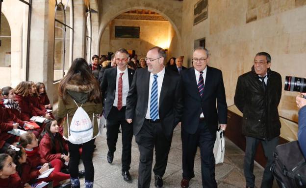 La Junta creará un modelo educativo para luchar contra la segregación en las aulas