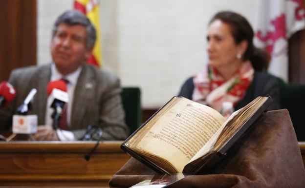 El ‘Fuero de Béjar’ vuelve a la ciudad tras una «rigurosa» restauración