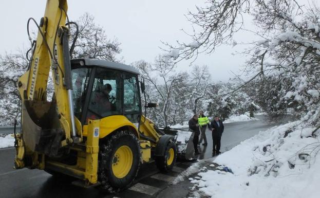 Reabierta la carretera de Navas de Riofrío después de cinco días