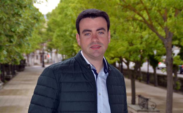 Carlos Fraile renueva al frente del PSOE de Cuéllar con la mitad de los apoyos