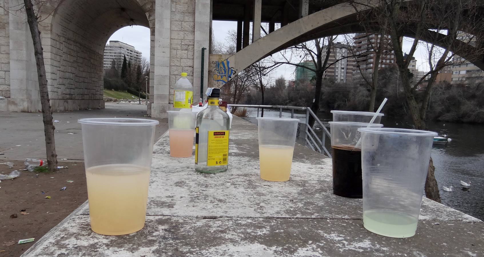 Restos del botellón del lunes de carnaval en Las Moreras