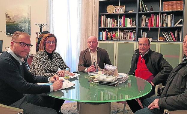 La Diputación de Palencia construirá la carretera de Villanueva del Rebollar a Paredes