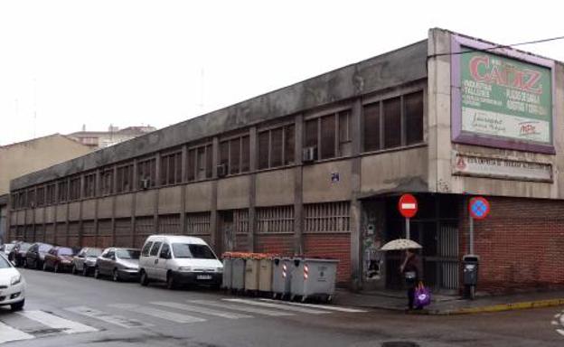 Delicias ganará una plaza gracias al derribo de unos talleres de los años setenta