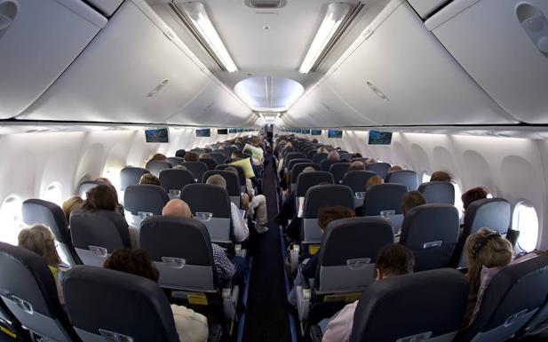 Un pasajero musulmán expulsado de un avión tras hablar en árabe demanda a Southwest