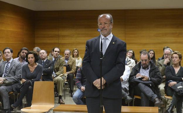 León de la Riva, Blanco y Sánchez se sentarán en el banquillo el 25 de abril por la 'comfort letter'