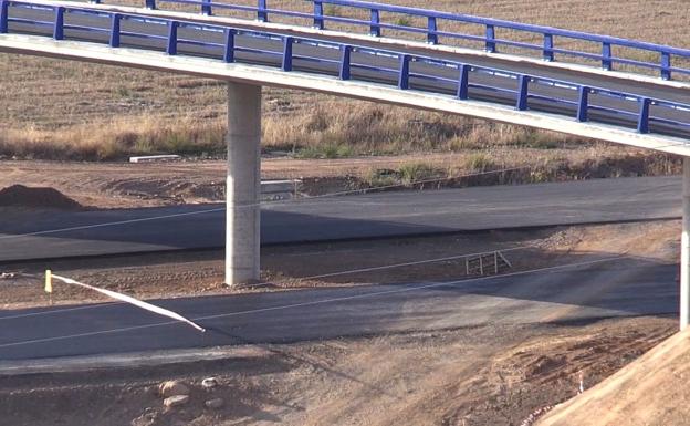 Fomento asegura que la León-Valladolid avanza a «buen ritmo» y en los plazos previstos