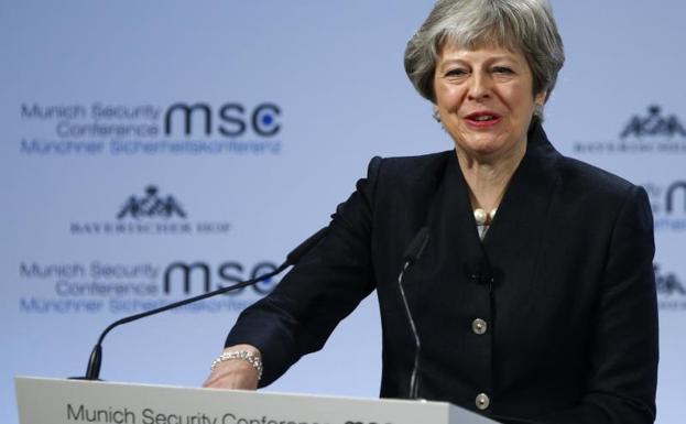 May pide un acuerdo «urgente» sobre la seguridad con la UE tras el Brexit