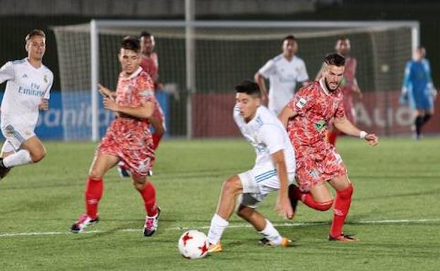 El Guijuelo recibe una atractiva visita con Día de Ayuda alclub incluido