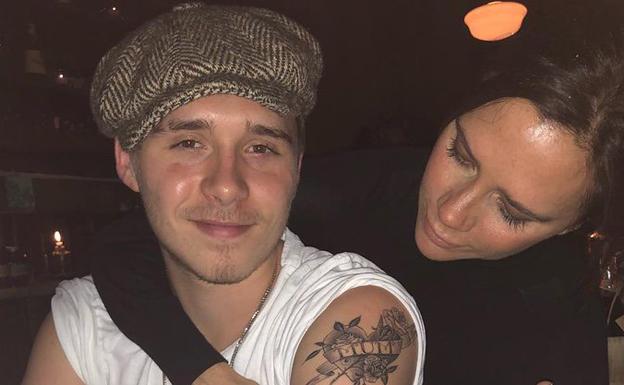 Brooklyn Beckham suma su enésimo tatuaje