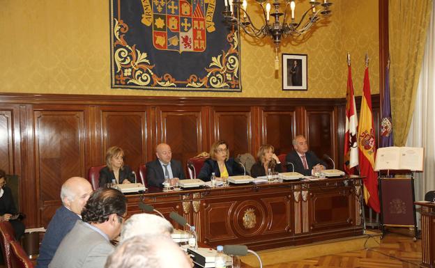 La Diputación de Palencia apoya en el pleno la igualdad de la mujer