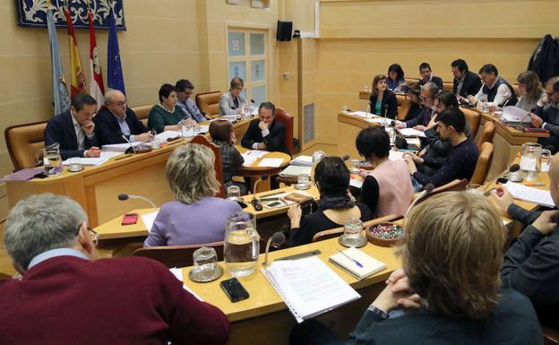 El PSOE aprueba los presupuestos en minoría gracias a la abstención de Ciudadanos