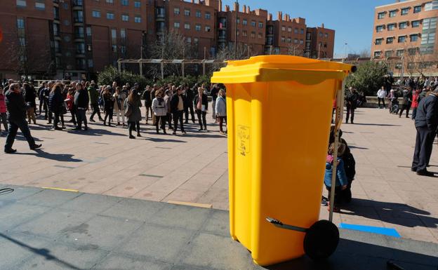 Así es y para esto sirve el nuevo contenedor amarillo de La Victoria