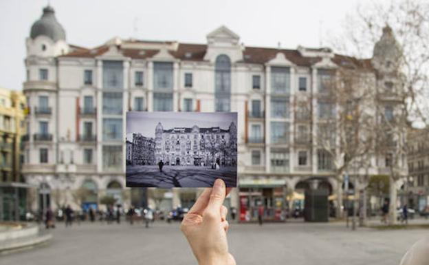 Recuperan una colección de fotos antiguas desde el balcón de la Casa Mantilla