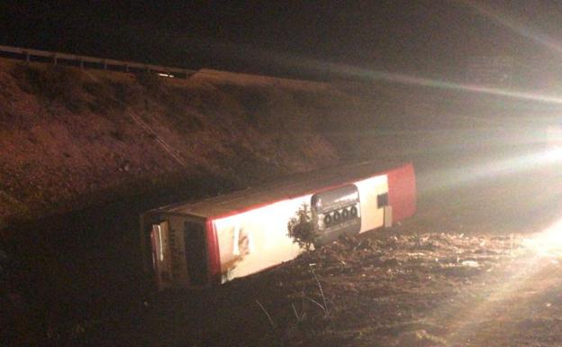 Más de dos decenas de heridos en el vuelco de un autobús en Lerma