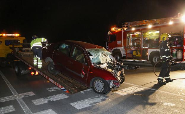 Fallece una mujer al chocar contra un camión en Arapiles