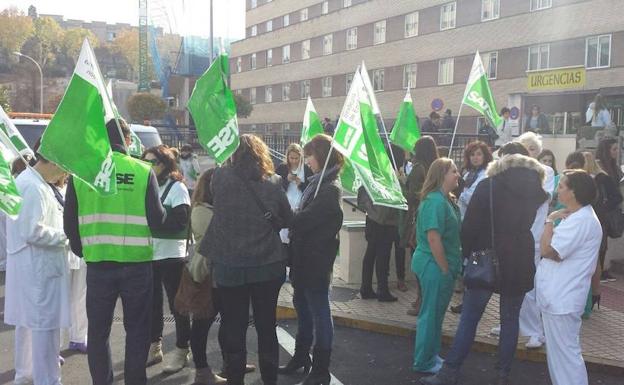 Satse avisa de reclamaciones de enfermeras despedidas que podrían costar 3 millones a Sacyl