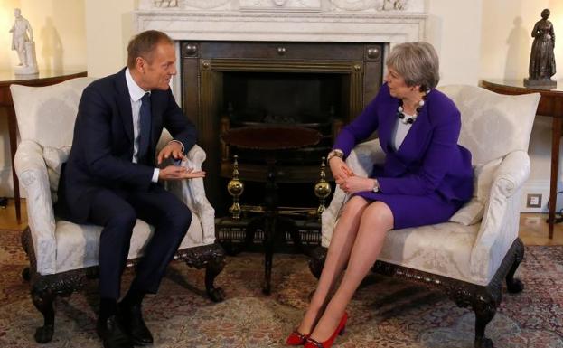 May adelanta a Tusk el 'Brexit' a la carta que presentará este viernes