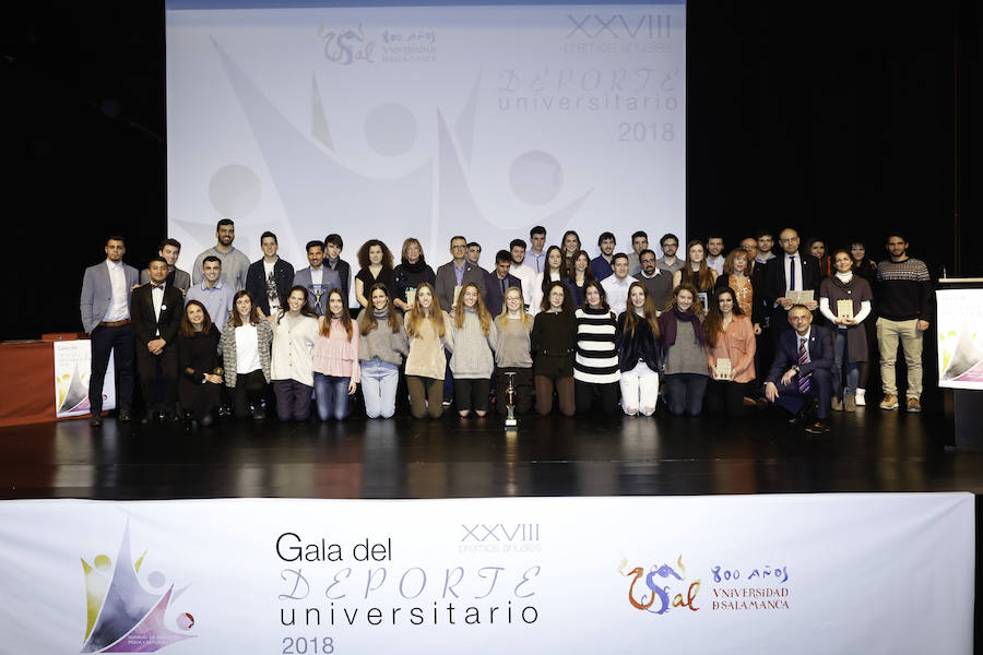 Marta Guijo, Clara Hernández, Miguel Delgado y el equipo de voley femenino, los mejores deportistas universitarios en Salamanca