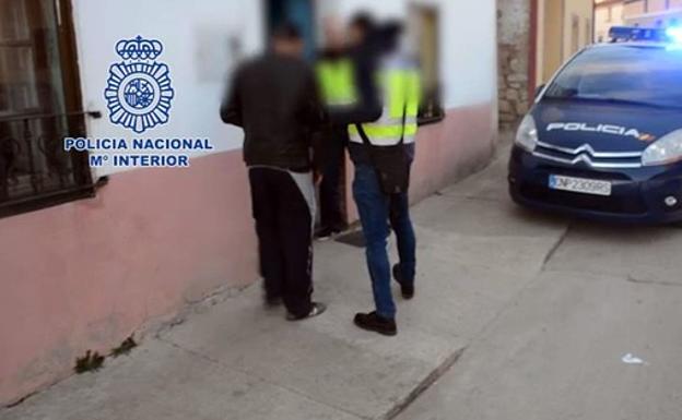 Las menores vendidas por su hermana habían huido de su padre