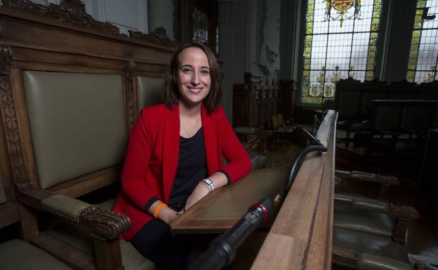 Pilar Vicente: la portavoz bicéfala