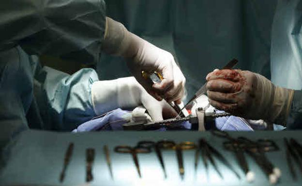 Abren por error el cerebro de un paciente