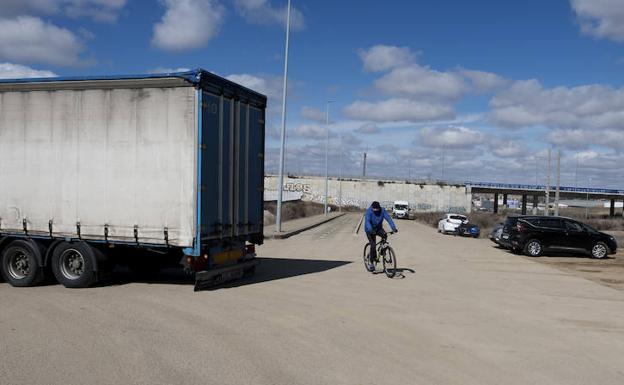 Una reforma integral permitirá eliminar los riesgos del carril bici hacia La Cistérniga