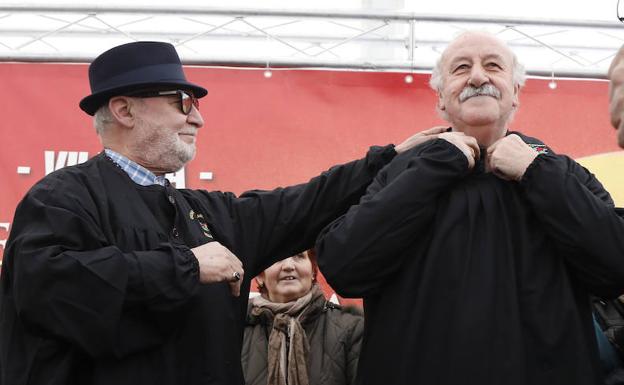 Vicente del Bosque defiende en Villada la pervivencia de tradiciones como la matanza