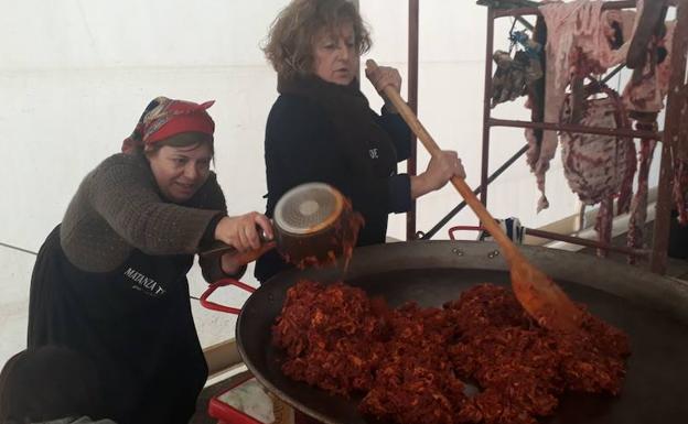 Más de 300 personas arropan en Rollán una de las últimas matanzas de este año