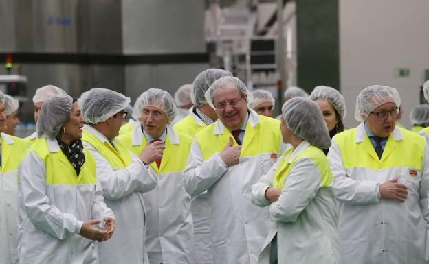Herrera agradece al sector agroalimentario su fortaleza durante los años duros de la crisis