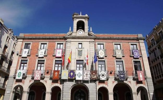 Los reposteros de las cofradías anuncian la Semana Santa en Zamora