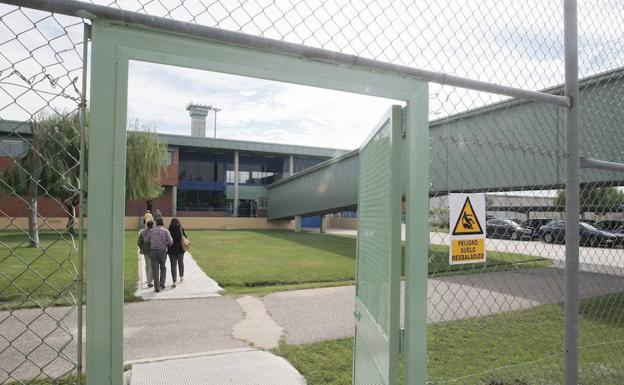 El Defensor del Pueblo pide más personal sanitario y cámaras para la cárcel de Topas