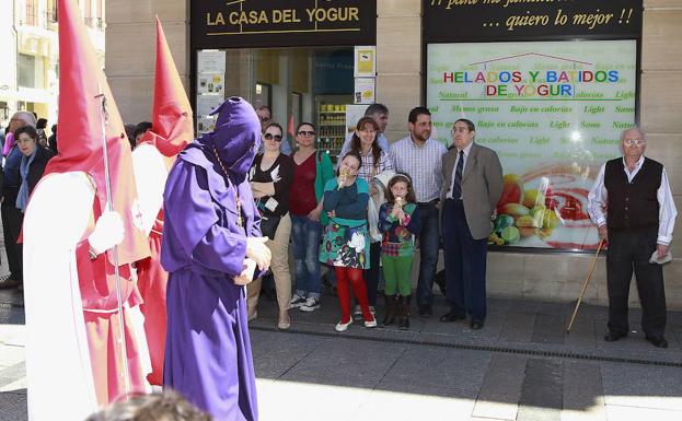 El indulto en Semana Santa para un preso de Palencia no llega a tiempo