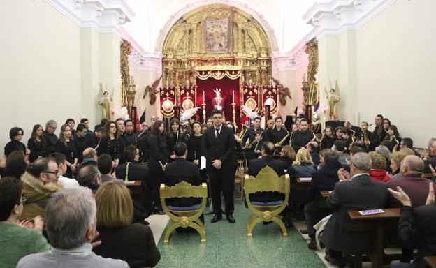 La Escuela Municipal de Música, «agradecida por el privilegio» de procesionar por primera vez hoy