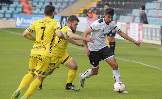 El CF Salmantino UDS, obligado a no fallar en Burgos ante el Bupolsa