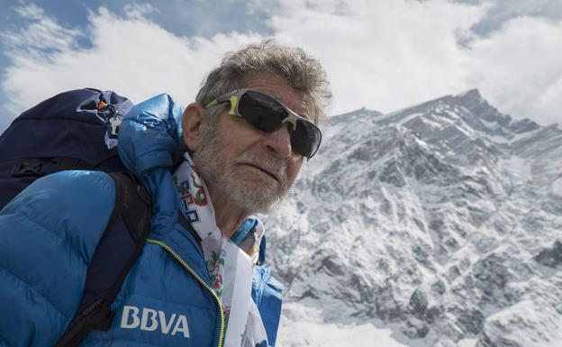 El alpinista abulense Carlos Soria inicia la expedición al Dhaugalari a sus 79 años