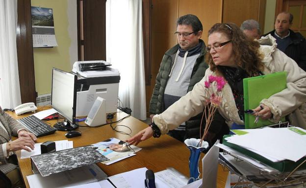 Narciso Coloma y las exconcejalas Maribel Campos y Ana Rosa García estarán en la gestora de Lantadilla