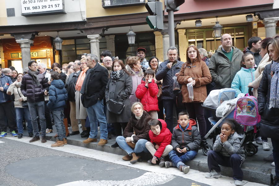 Público en la Procesión del Santísimo Rosario del Dolor