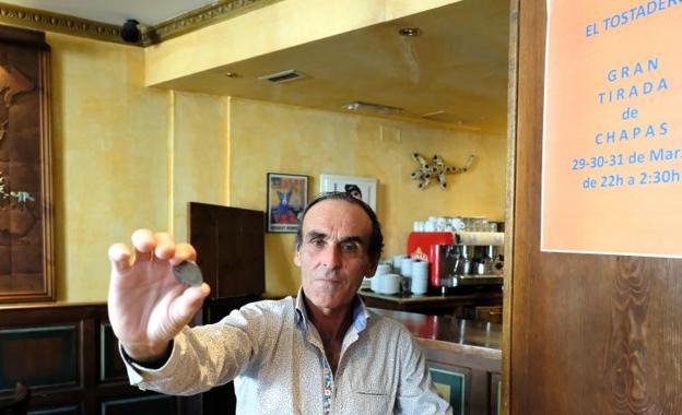 «Aprendí a organizar las chapas con mi padre, que me dijo que con ellas se ganaba dinero»