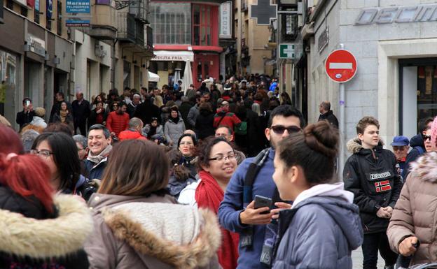 La Semana Santa rebosa el centro de Segovia