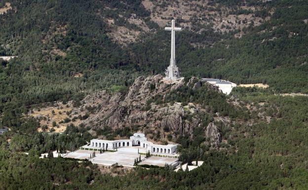 PSOE retira la comparecencia de Blázquez en el Senado al abrirse camino las exhumaciones en el Valle de los Caídos