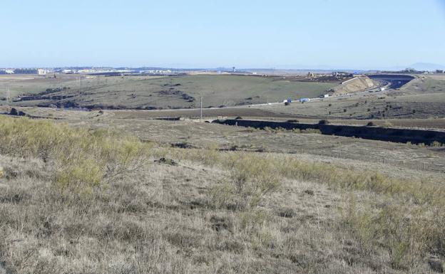 El Ayuntamiento sufragará con sus fondos el Puerto Seco tras nueve años de retrasos