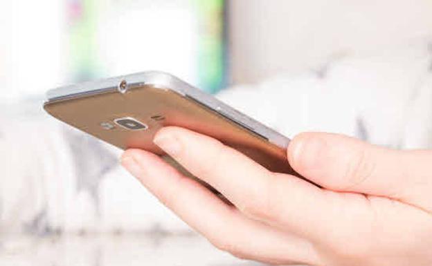 Investigan a un vecino de La Seca por la compra de varios móviles robados