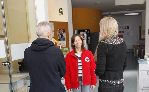 Cruz Roja programa un nuevo curso para preparar a las familias de acogida
