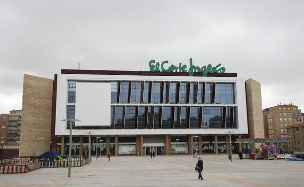 La Junta avala al Consistorio al darle un año más de plazo en el caso Corte Inglés