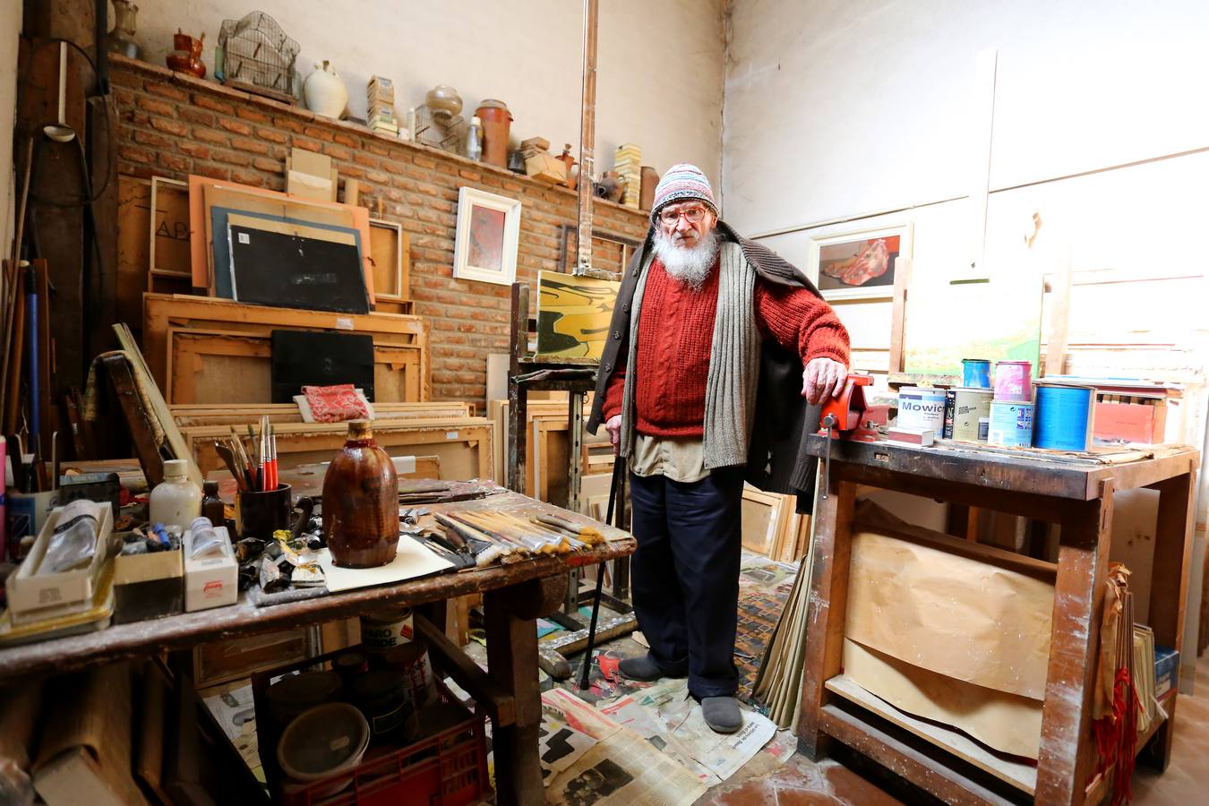 El pintor Félix Cuadrado Lomas, en su estudio de Simancas