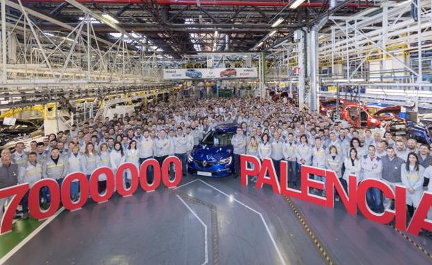 Renault Palencia produce su coche siete millones en su 40 aniversario