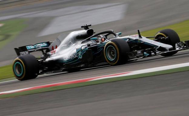 Mercedes se mantiene en un segundo plano