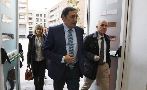 Reclamación al consejero para la manutención de pacientes y acompañantes en desplazamientos dentro de la misma provincia